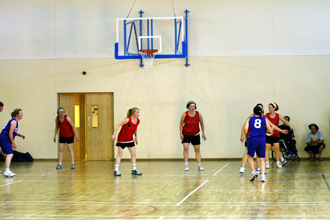 An Cheathr� Rua v TG4